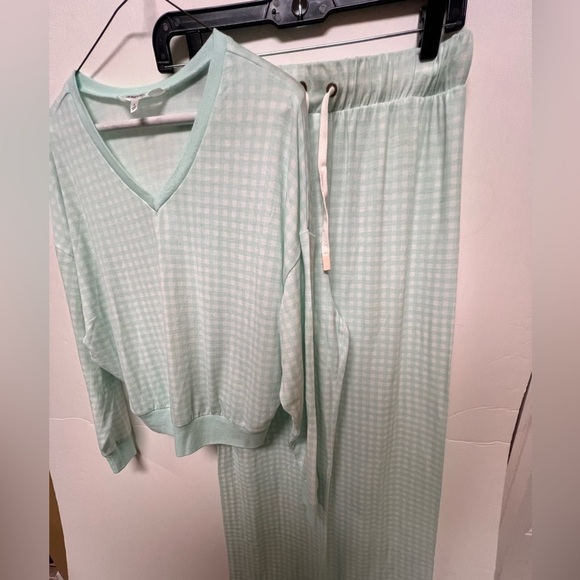 Honeydew Intimates Other - HONEY DEW SIZE SMALL LADIES LONG SLEEVE PAJAMA’S MINT GREEN & WHITE CHECKERED